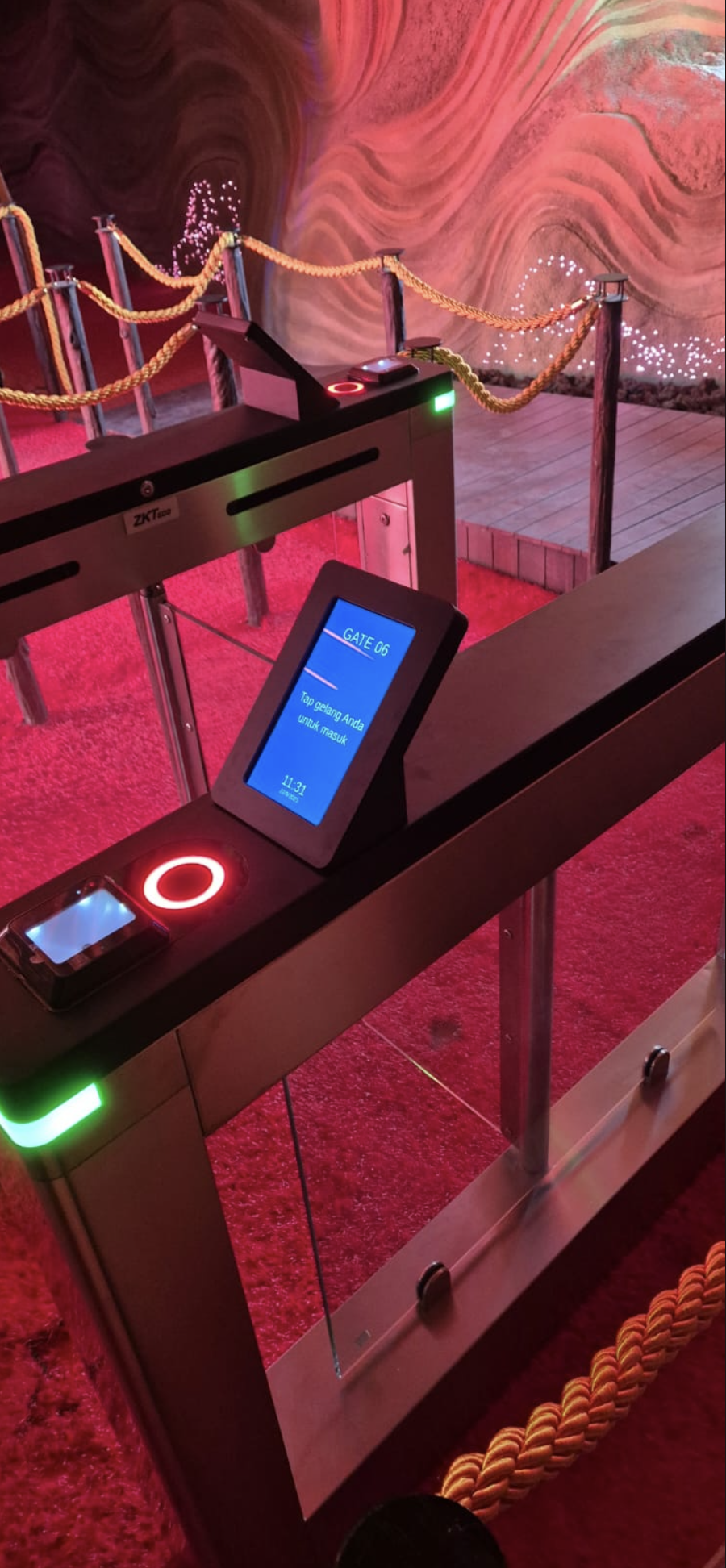 Automated Gate — Tap to Enter